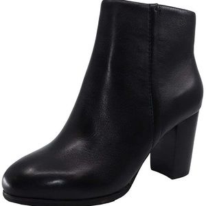 Vionic Perk Kennedy Ankle Boots in Black size 7.5